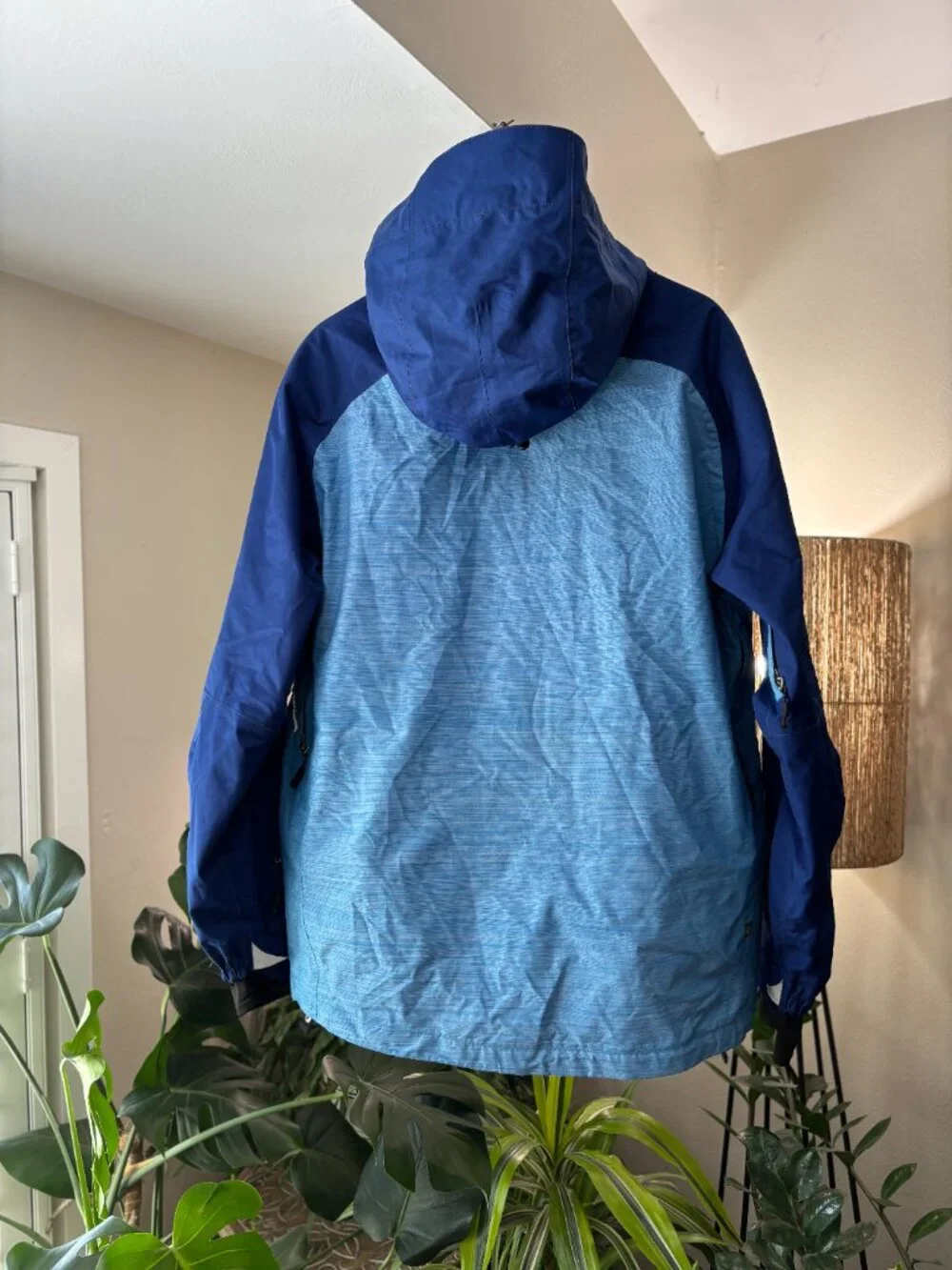 : ⁠686 GLCR Hydra Thermagraph Ski Snowboard Jacket Mens L Blue Waterproof⁠
